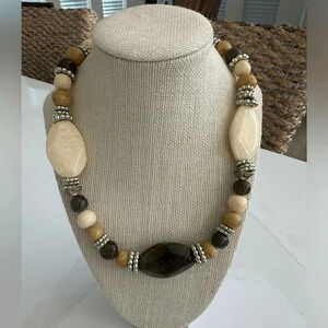 Chunky neutral gold beaded necklace